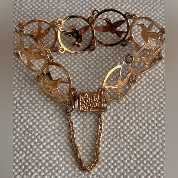 Wild Bryde Hummingbird Bracelet Panel Signed 14K Gold Plate Vintage. - Picture 5 of 6